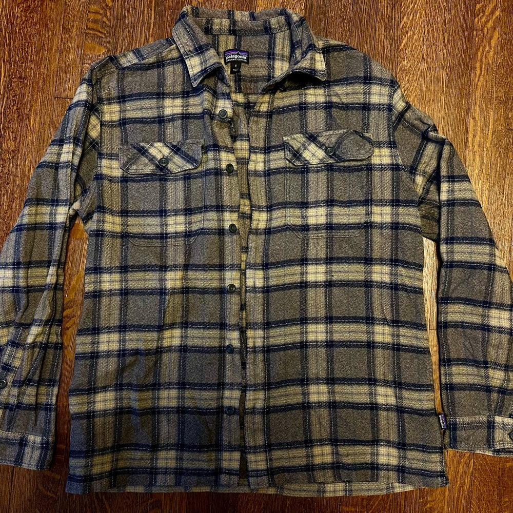 Patagonia Men’s Medium Fjord Flannel Long-sleeve shirt button up